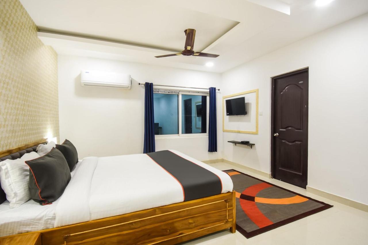 Collection O Red Velvet Premium Hotel Balianta Exterior photo